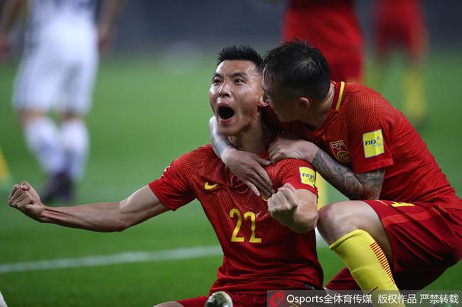 超现实也许就包含在现实本身之中(既不可能在现实之上，也不可能在现实之上)。